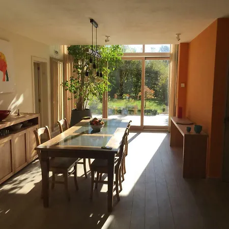 Les Hirondelles, Couette-café Evrehailles