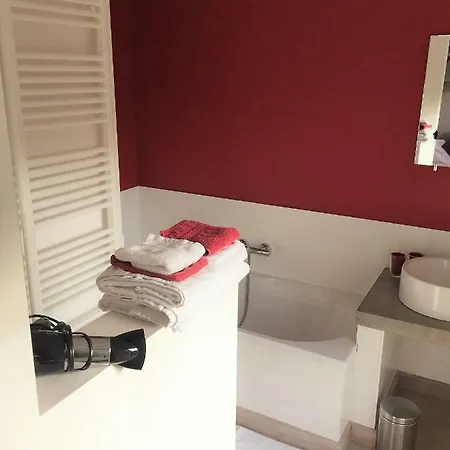 Les Hirondelles, Chambres D'hotes Bed & Breakfast